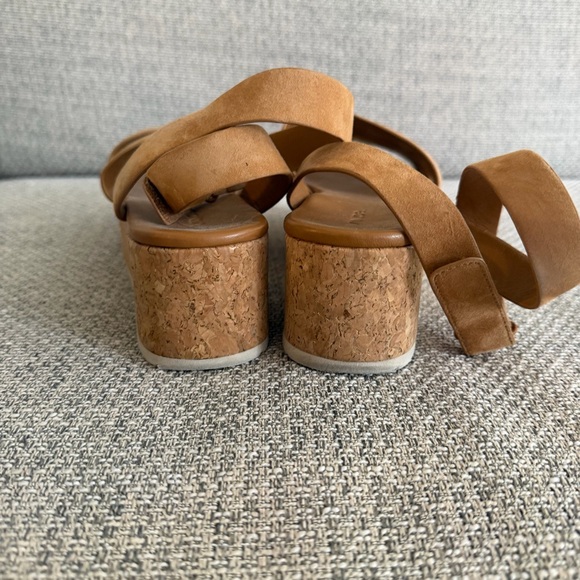 Vince “Jet” Genuine Suede Platform Sandals - Picture 9 of 12